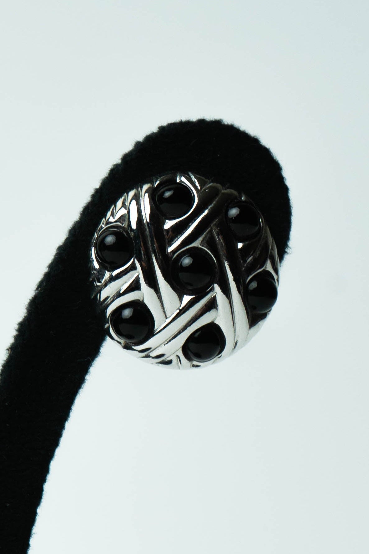 The Nina Ricci "Entrelacs et Onyx" Button Earrings