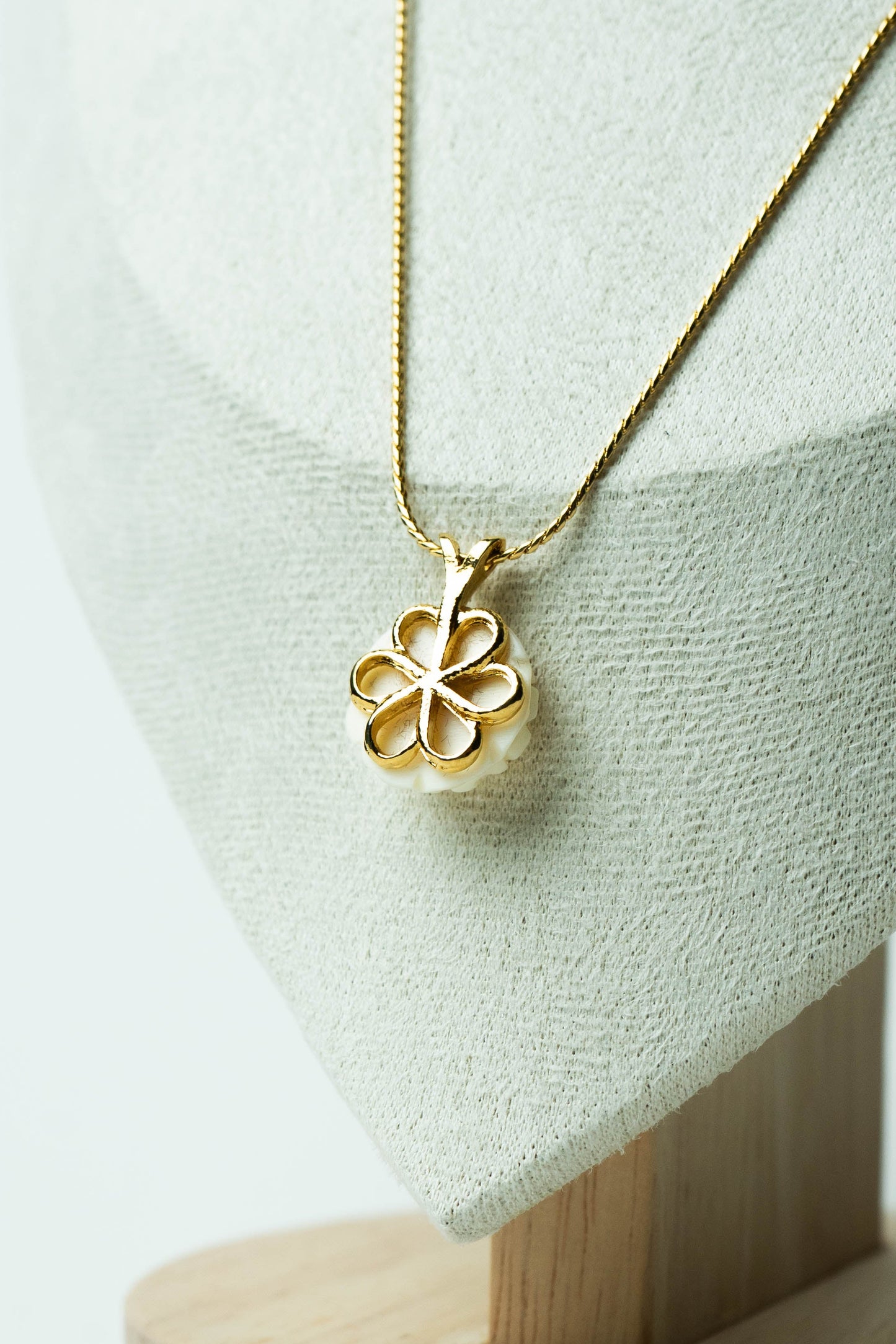 The Nina Ricci Fleur de Porcelaine Filigree Necklace