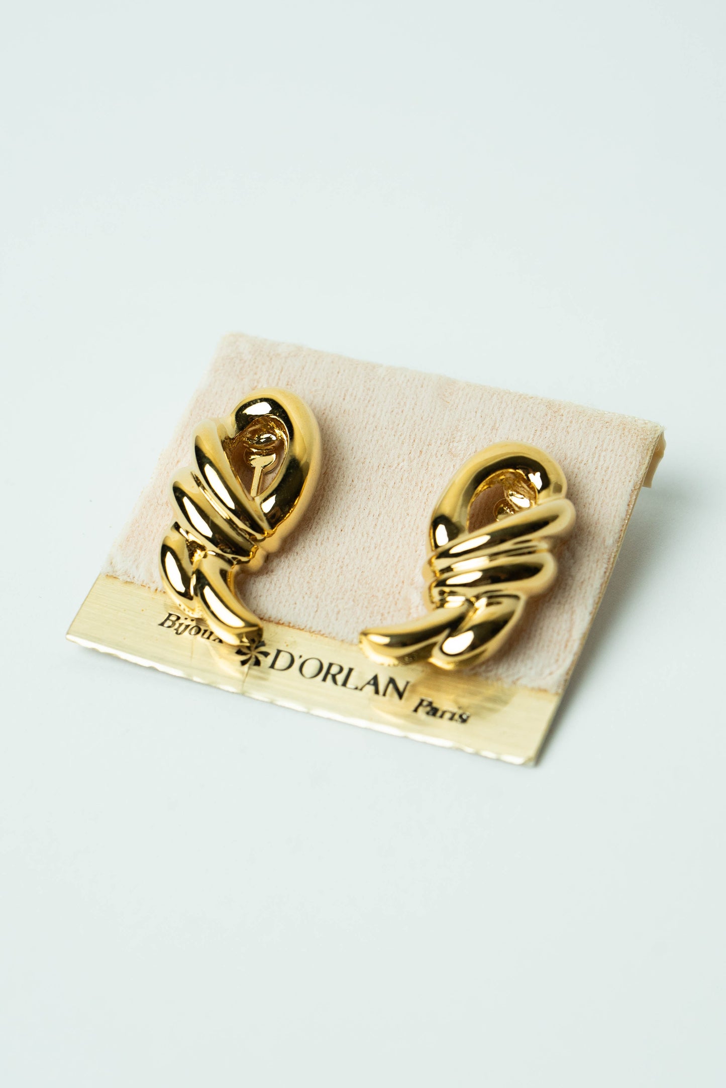 The D'Orlan Nœud Doré Entrelacé Earrings