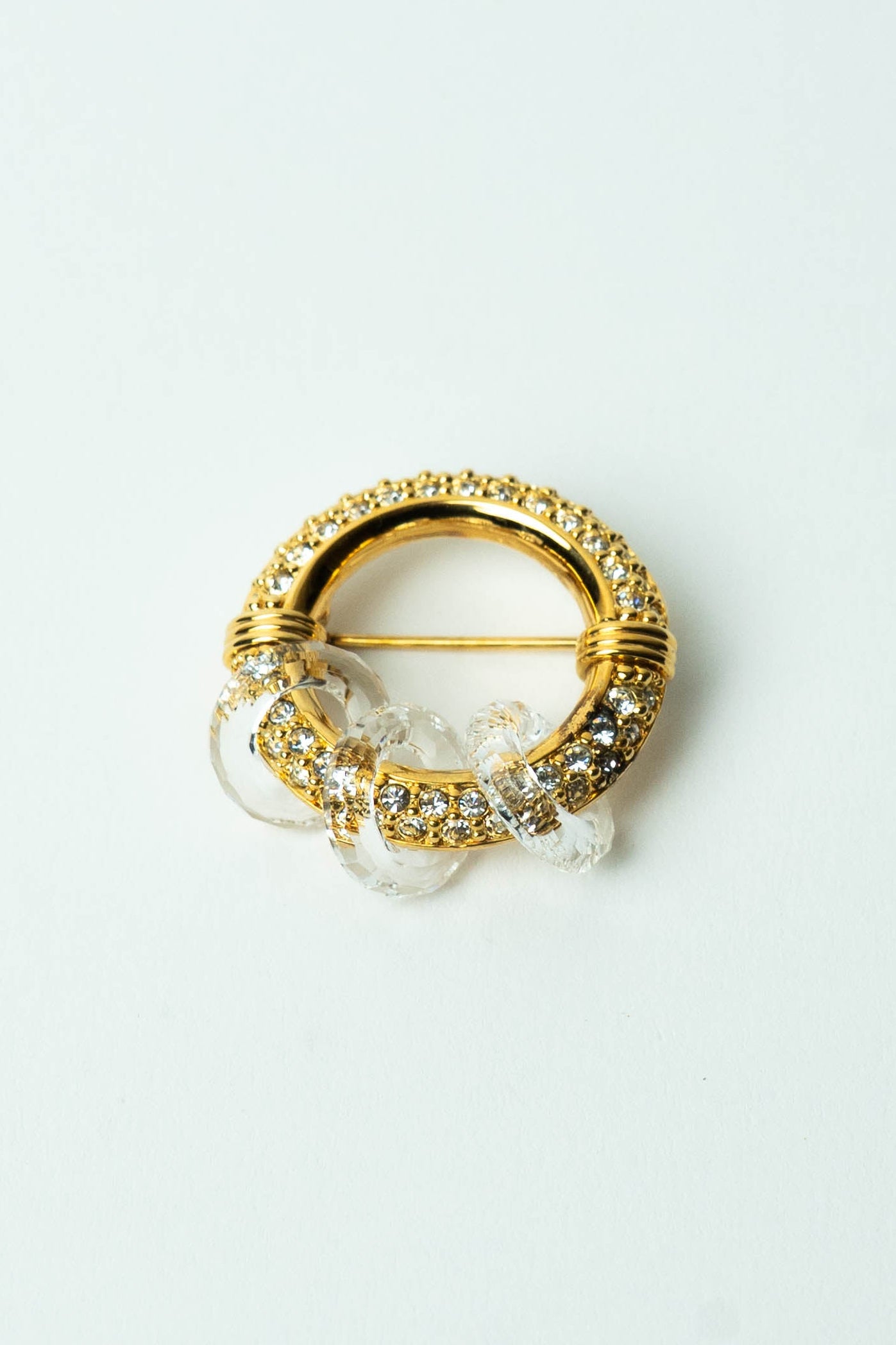 The D'Orlan Anneau de Lumière et Bulles de Cristal Brooch