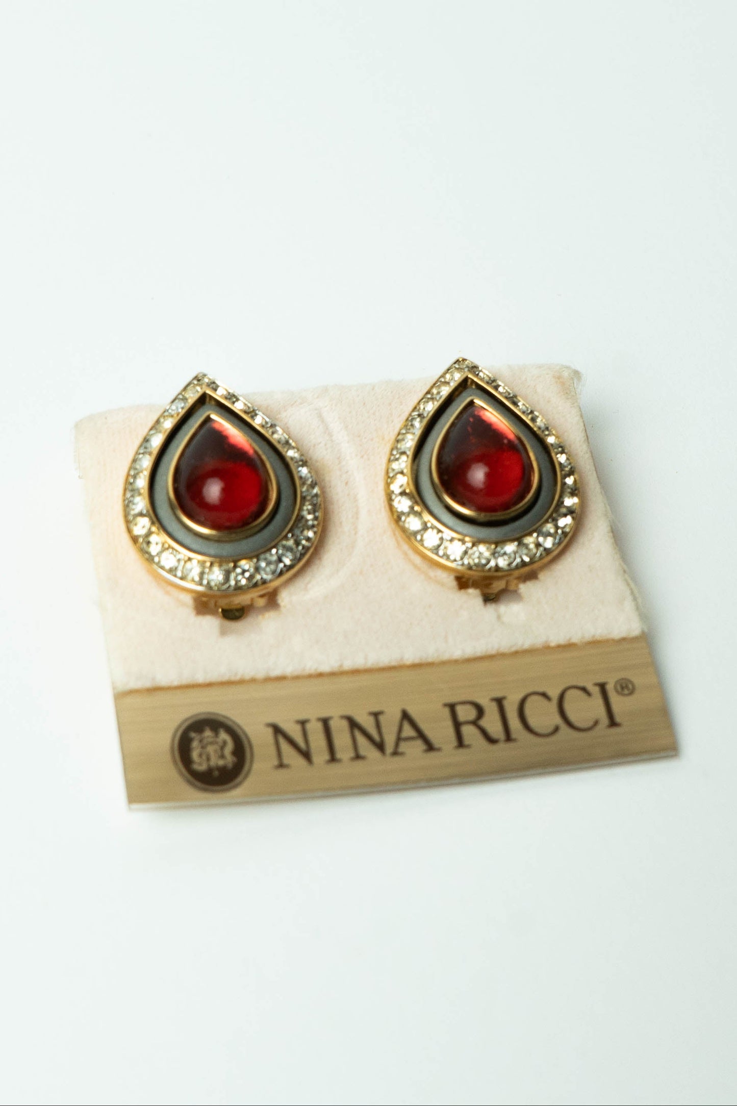 The Nina Ricci Goutte de Rubis Étoilée Earrings