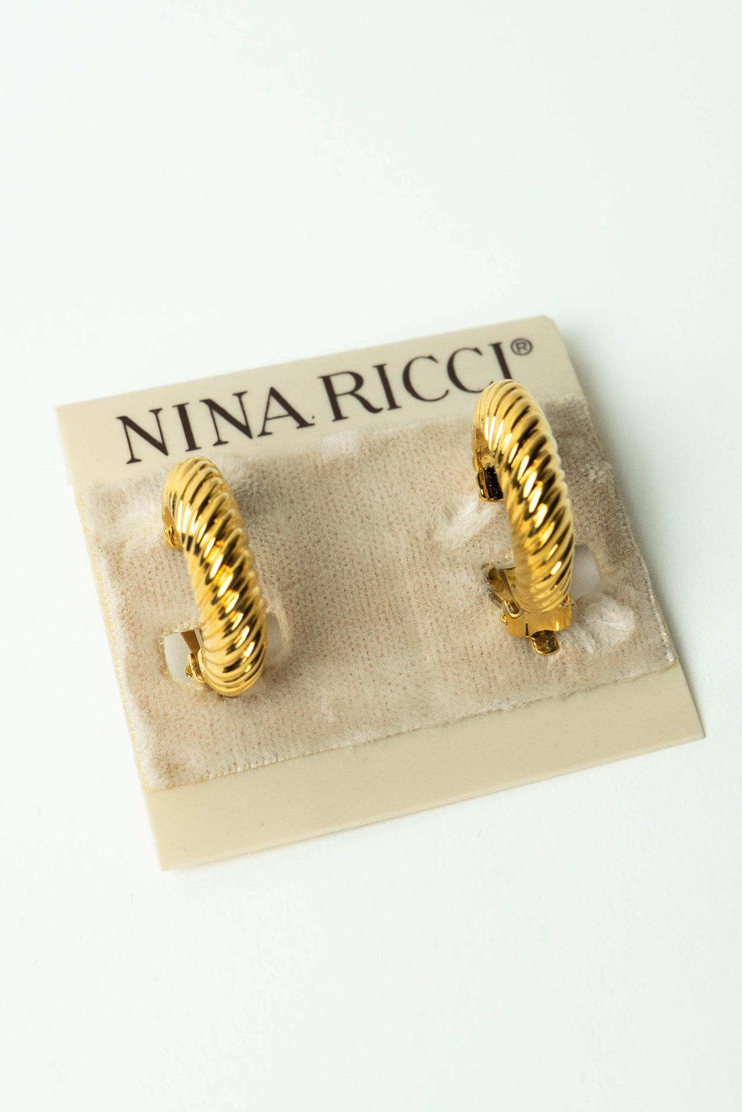 The Nina Ricci Demi-Créole Torsadée d'Or Clip-On Earrings