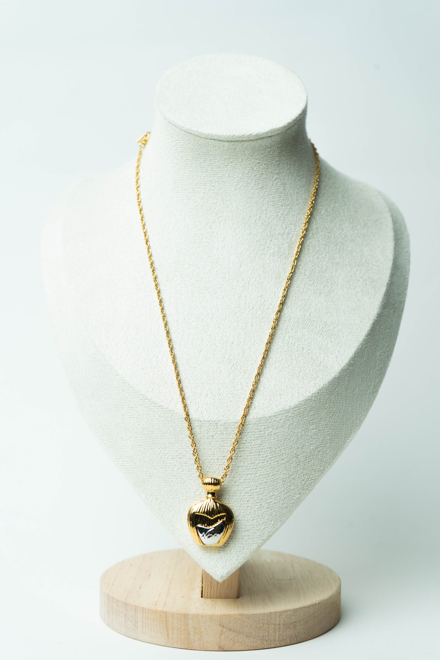 The Nina Ricci Mini Flacon de Parfum Pendant Necklace