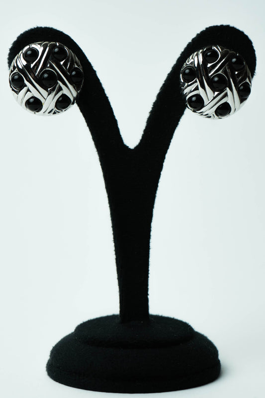 The Nina Ricci "Entrelacs et Onyx" Button Earrings
