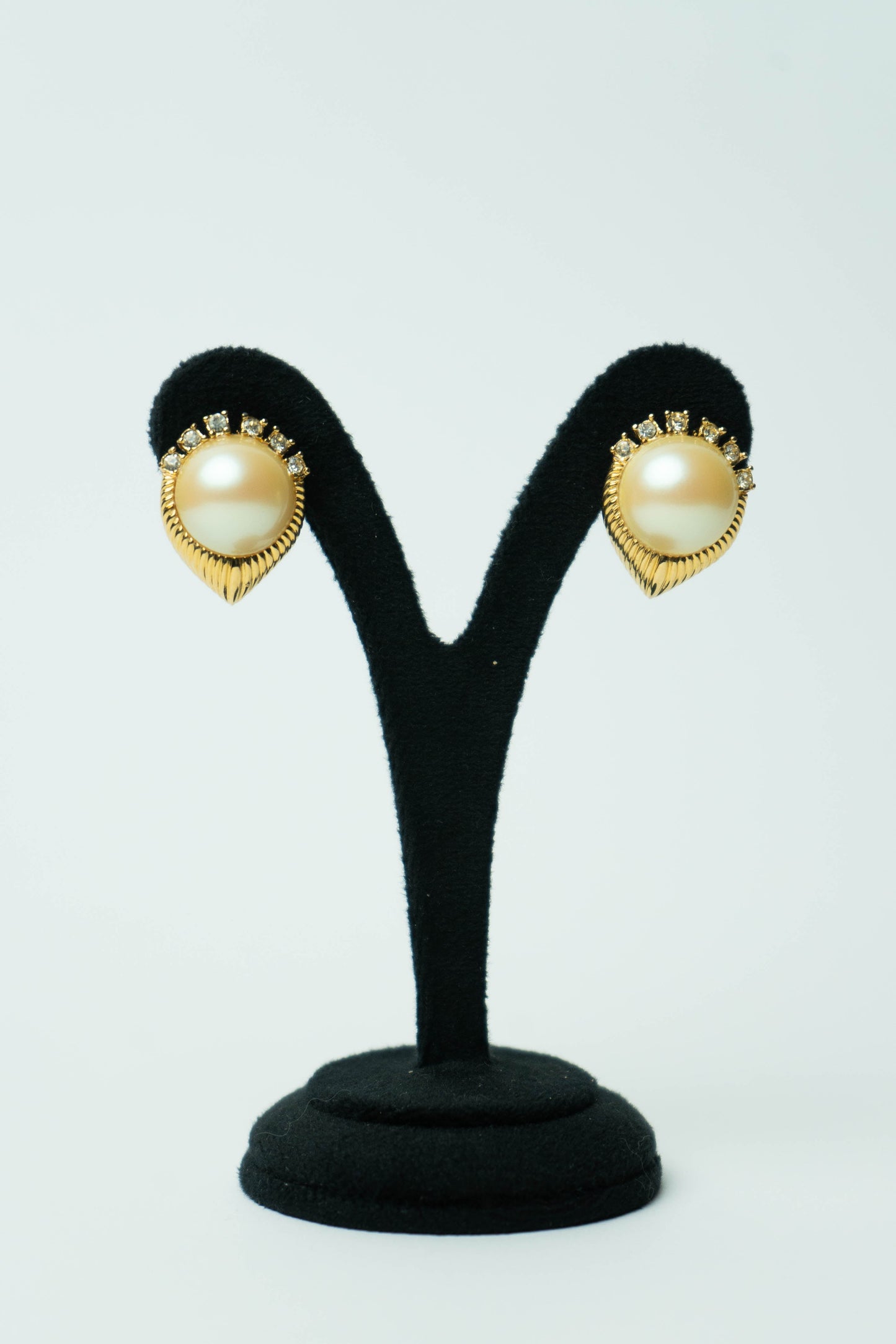 The Nina Ricci Soleil Pearl Button Earrings