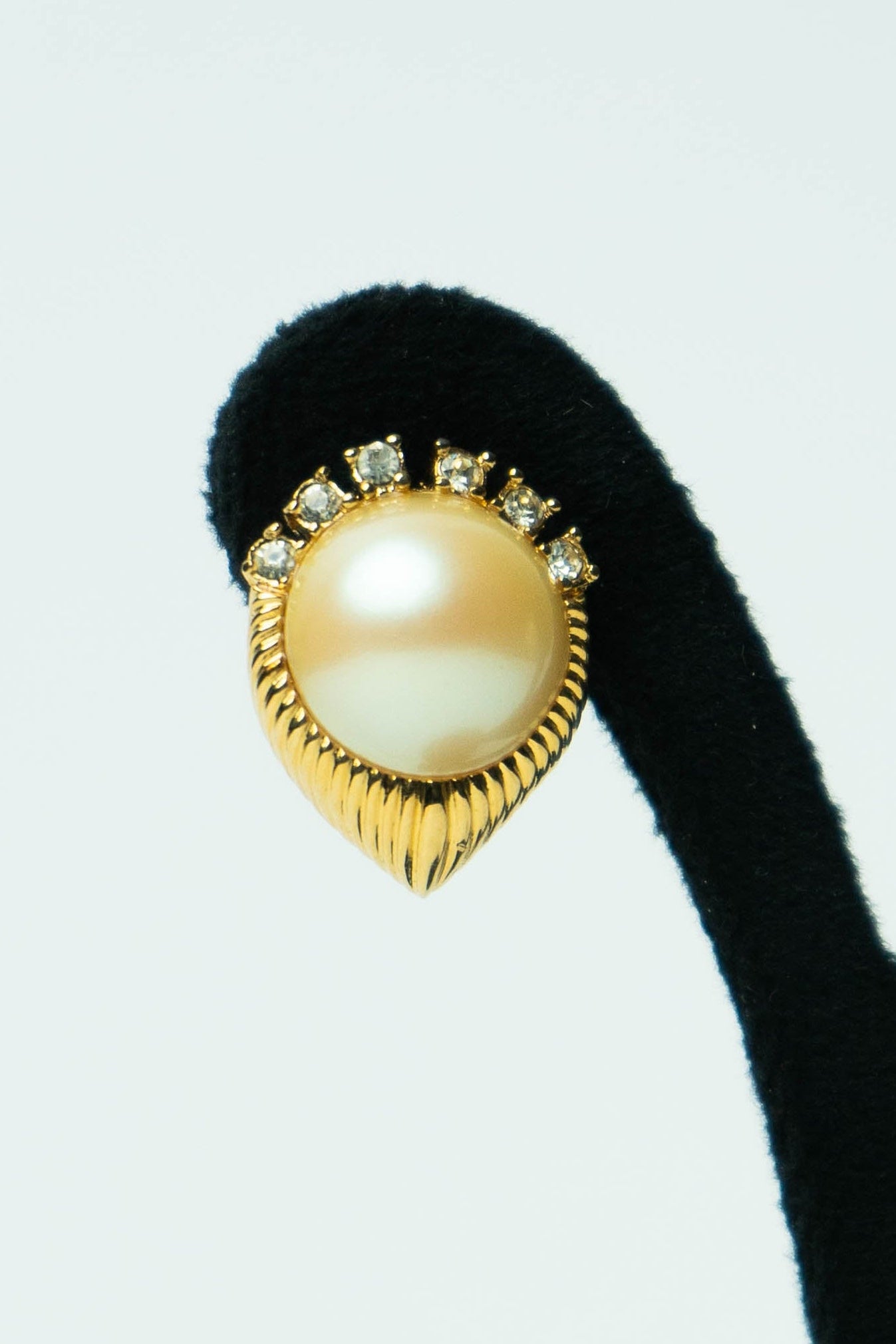 The Nina Ricci Soleil Pearl Button Earrings