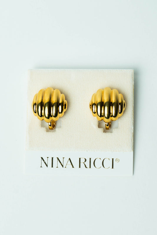 The Nina Ricci Coquille Ribbed Button Earrings