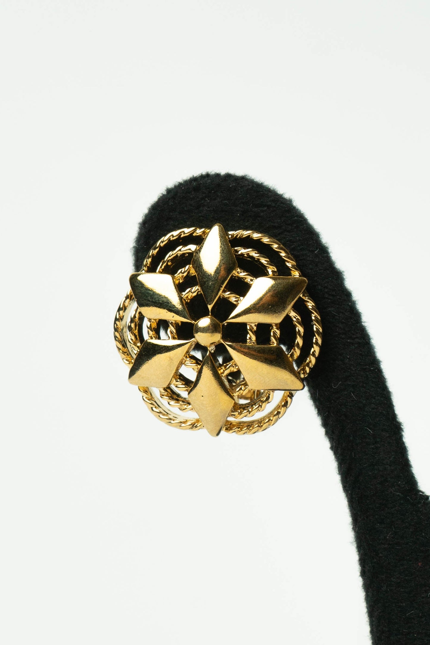 The Nina Ricci Étoile de Corde Filigree Earrings