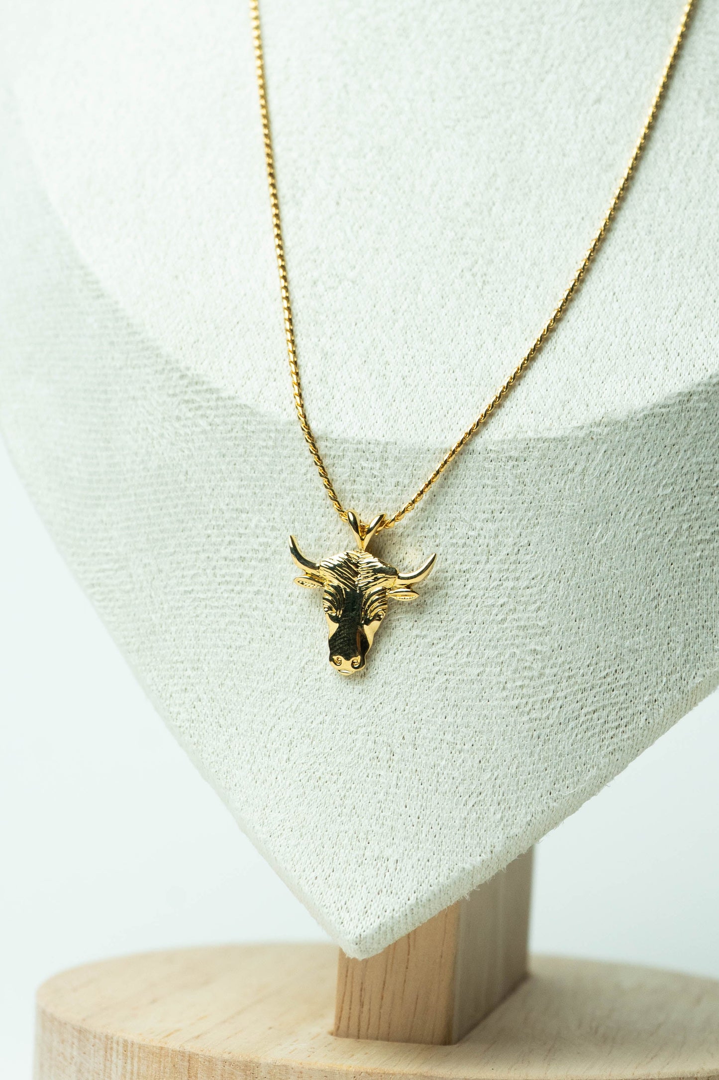 The Nina Ricci Taureau Couronné Pendant Necklace