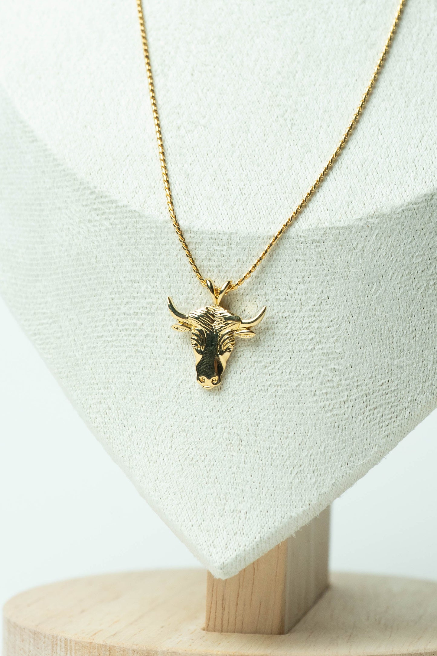 The Nina Ricci Taureau Couronné Pendant Necklace