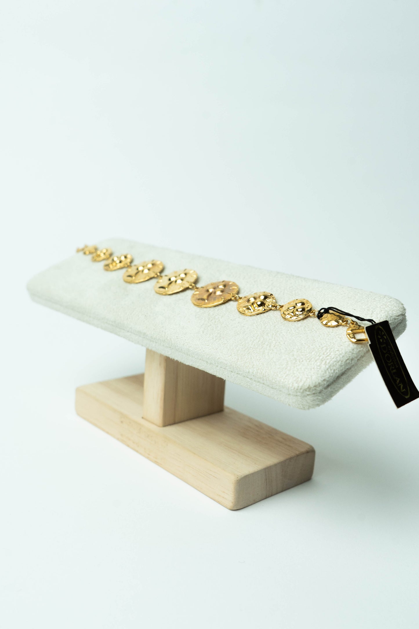 The D’Orlan Médaillon Soleil Tribal Link Bracelet