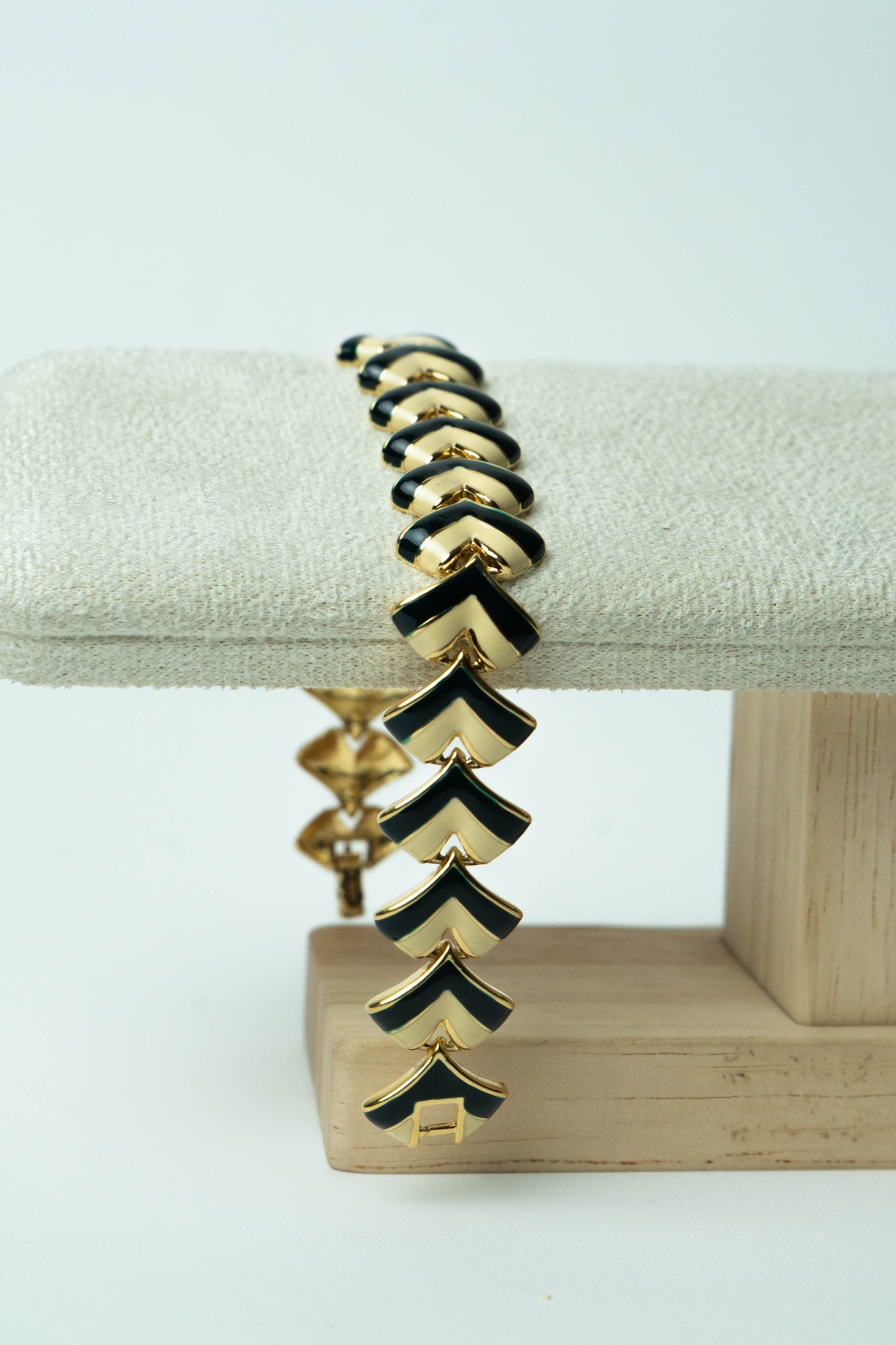The Nina Ricci Chevron Émail Bicolore Bracelet