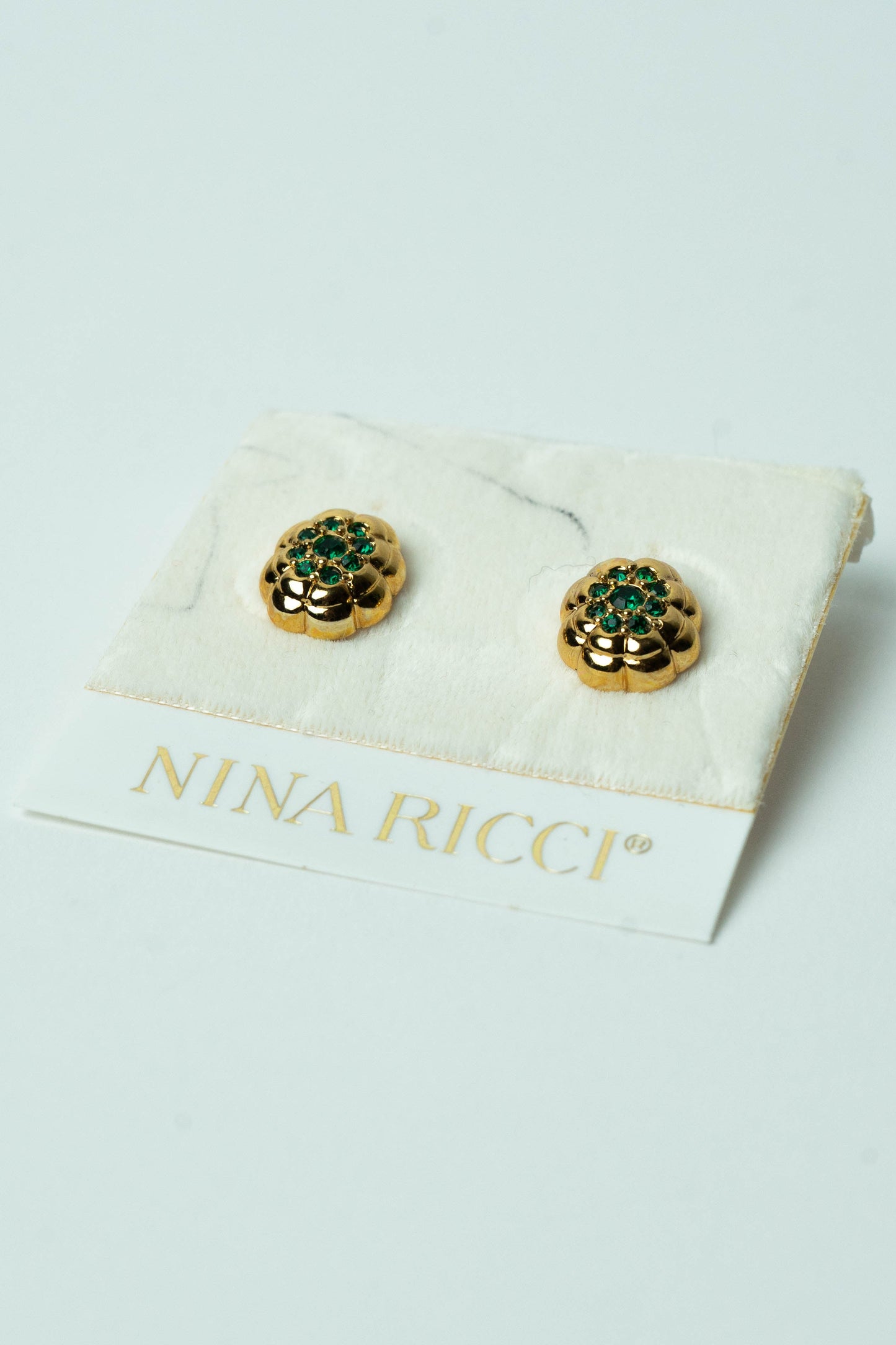 The Nina Ricci Bouton Fleur d'Émeraude Stud Earrings