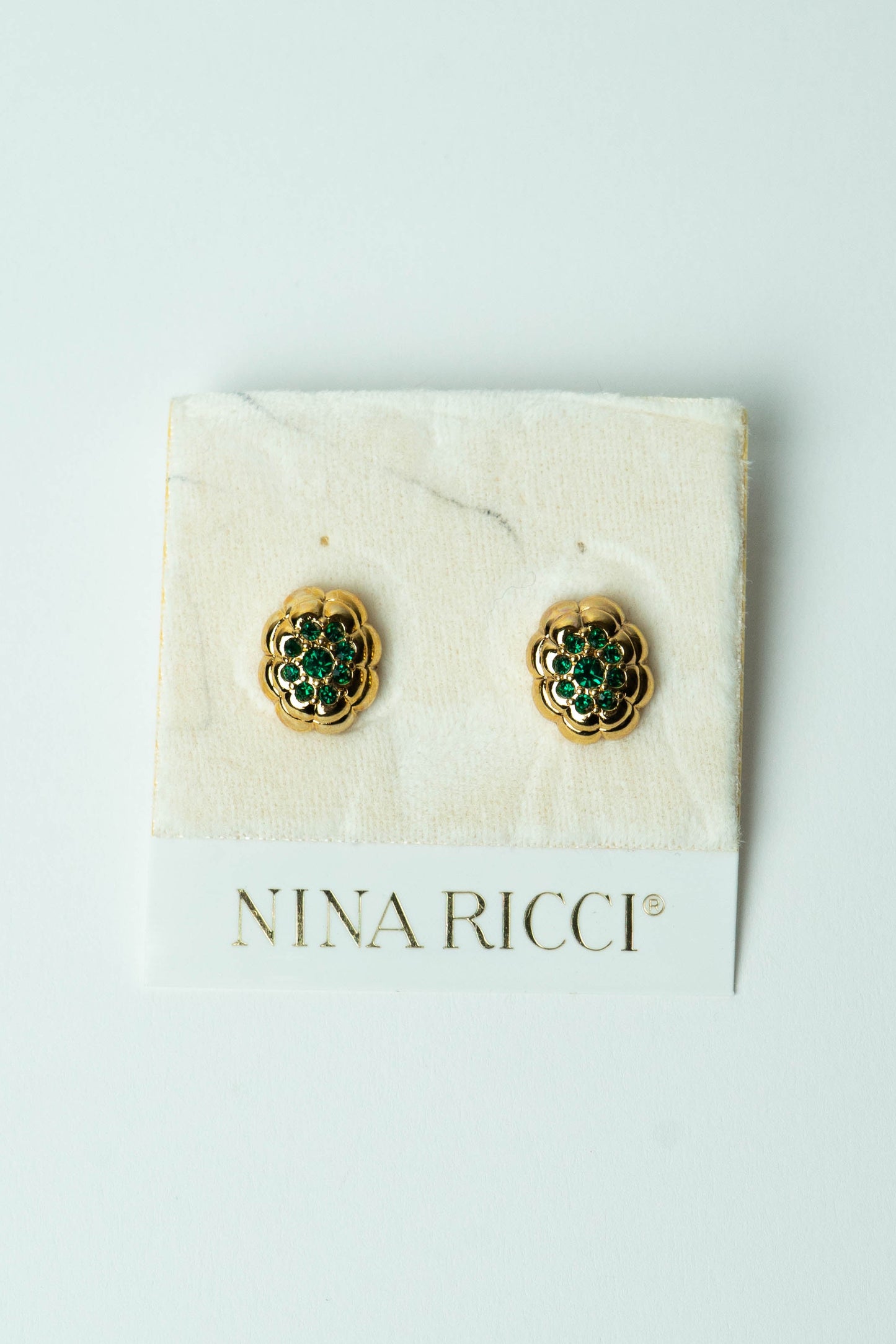 The Nina Ricci Bouton Fleur d'Émeraude Stud Earrings