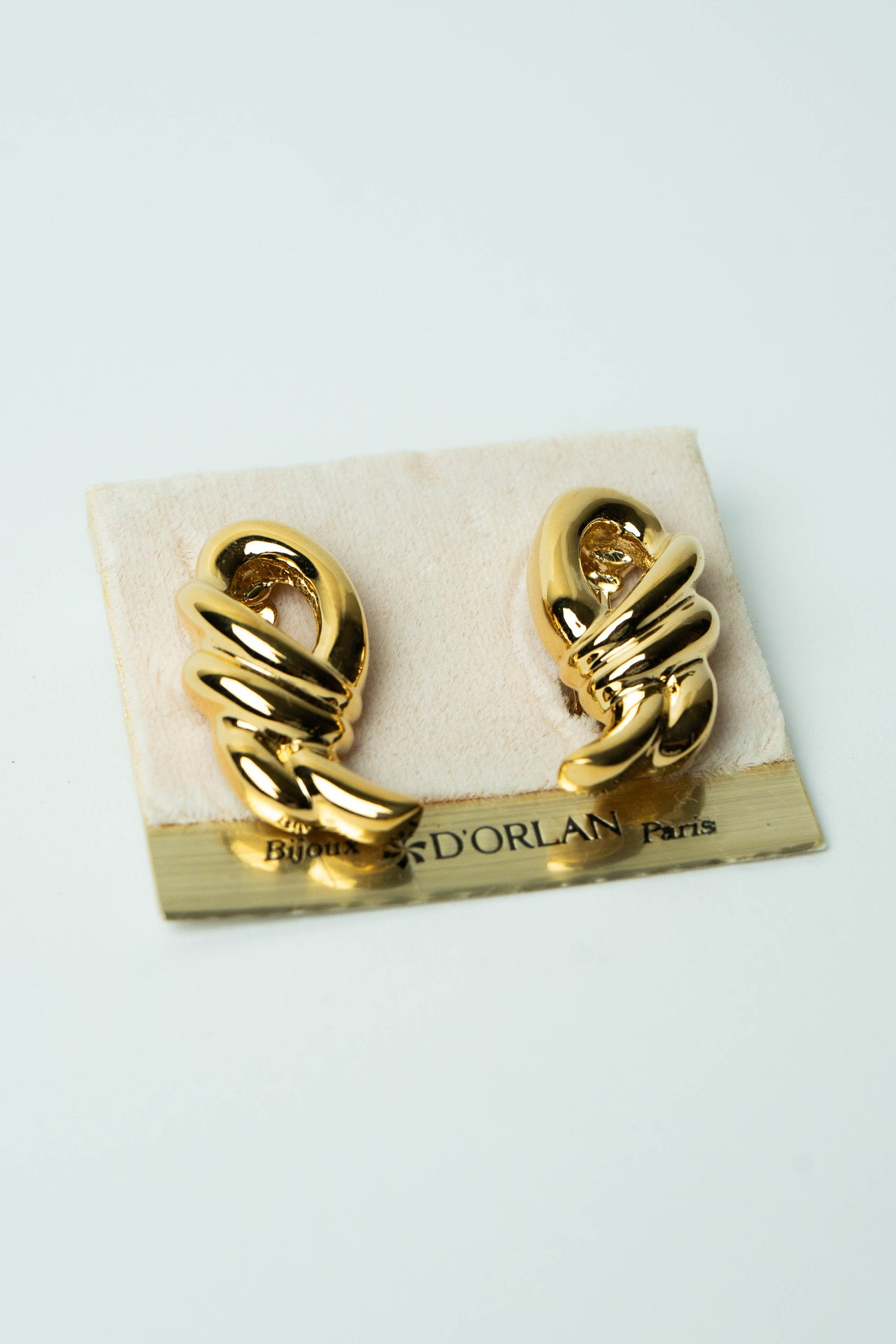 The D'Orlan Nœud Doré Entrelacé Earrings