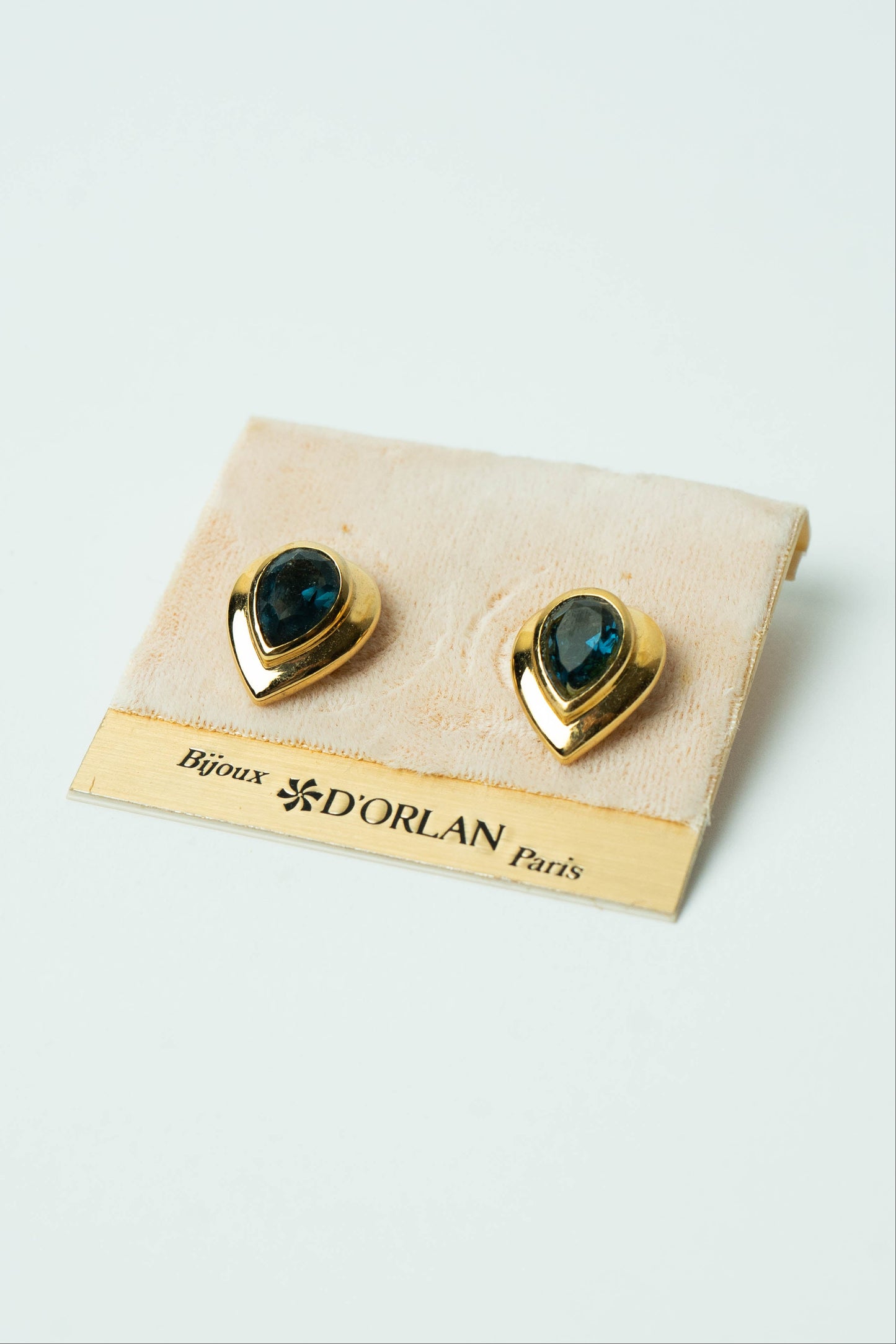 The D'Orlan Goutte de Saphir Encapsulée Earrings