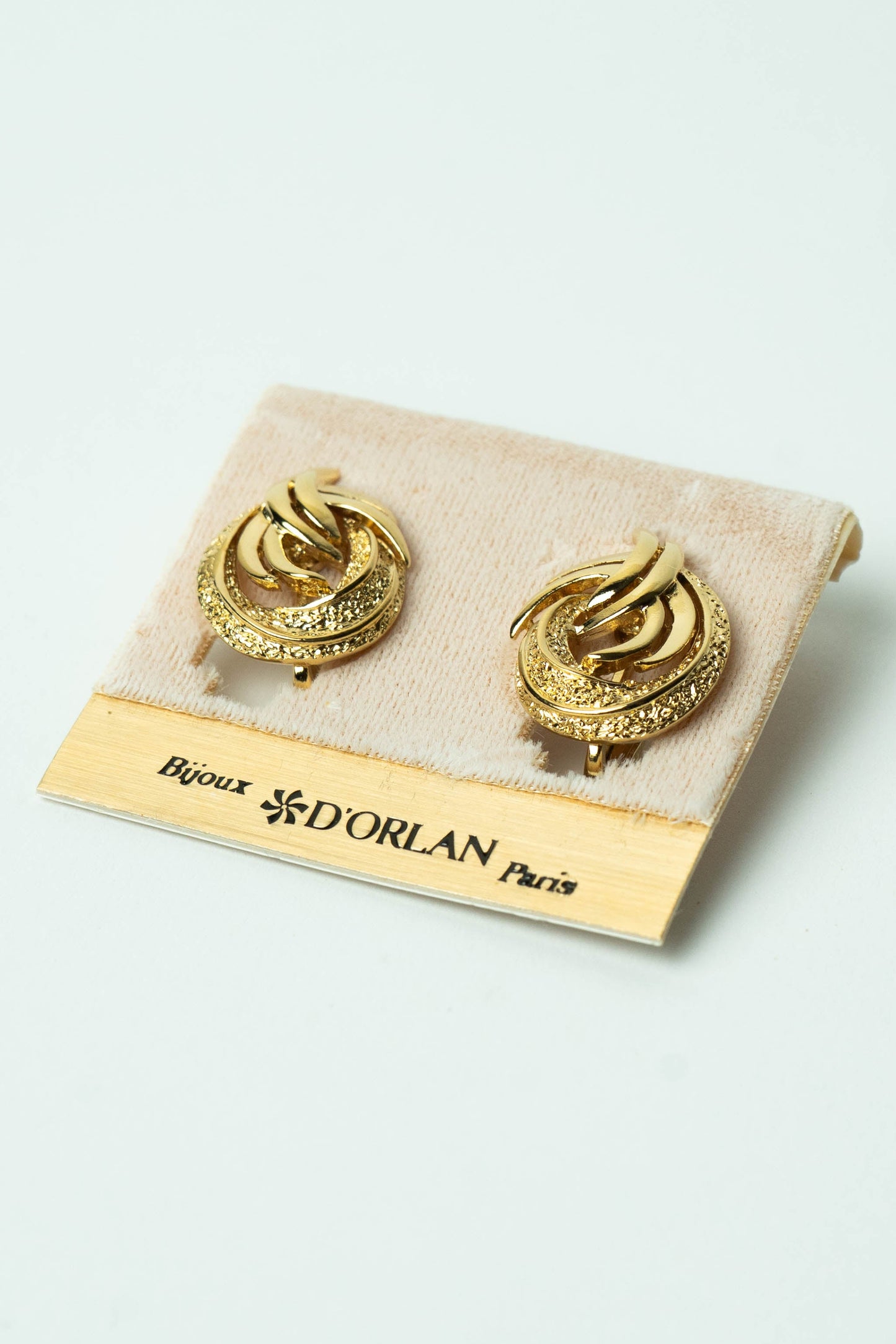 The D'Orlan Anneaux Entrelacés et Sablés Earrings