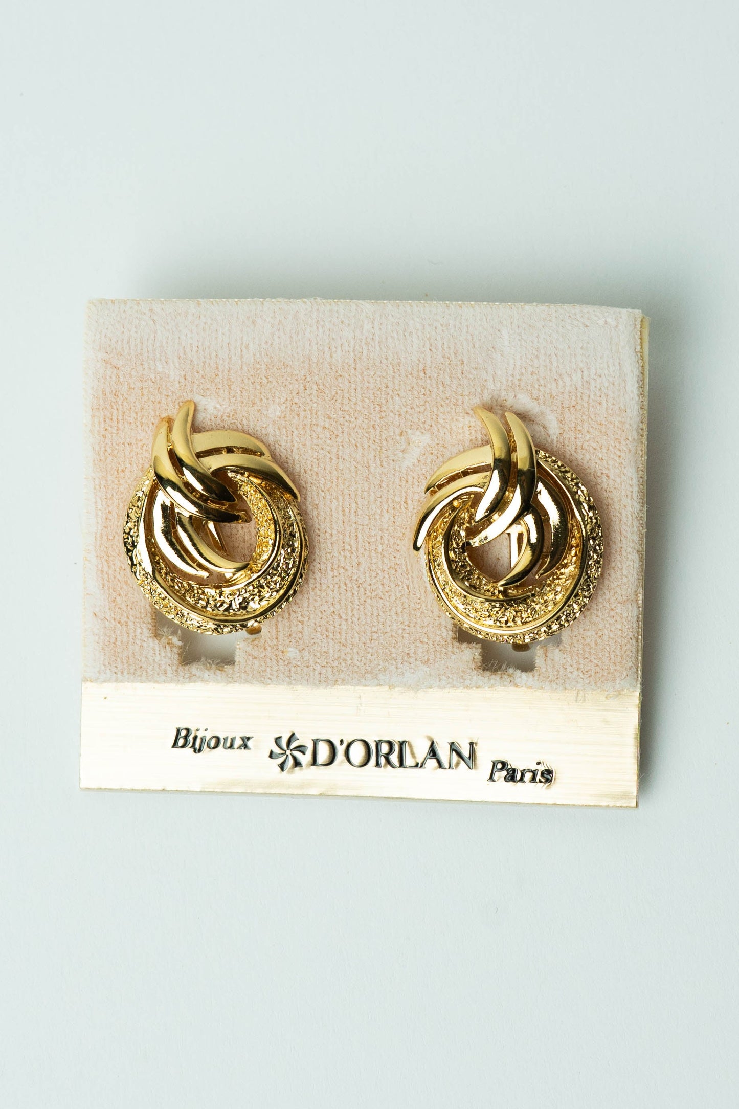 The D'Orlan Anneaux Entrelacés et Sablés Earrings