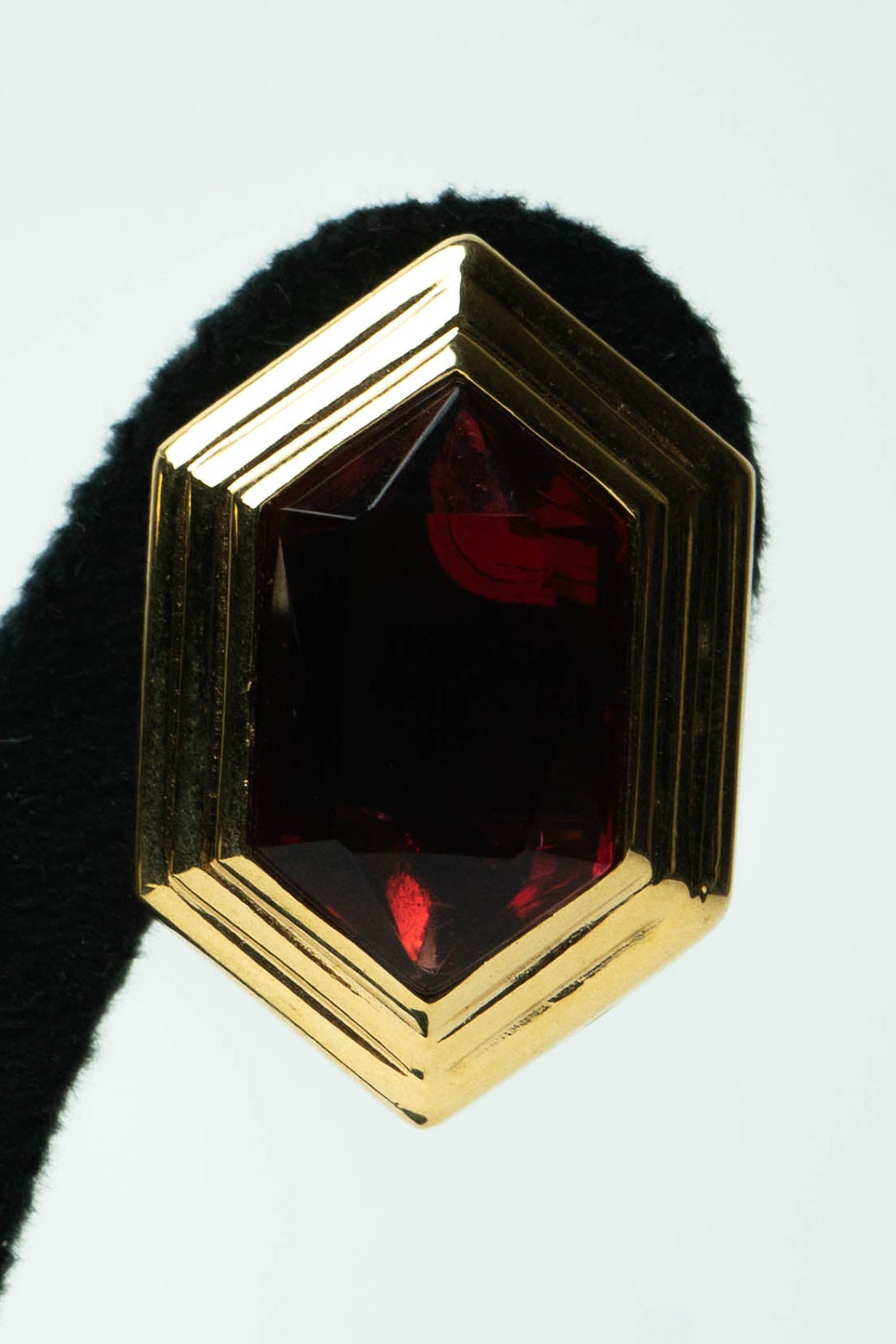 The Nina Ricci Hexagone Écarlate Cristallisé Earrings