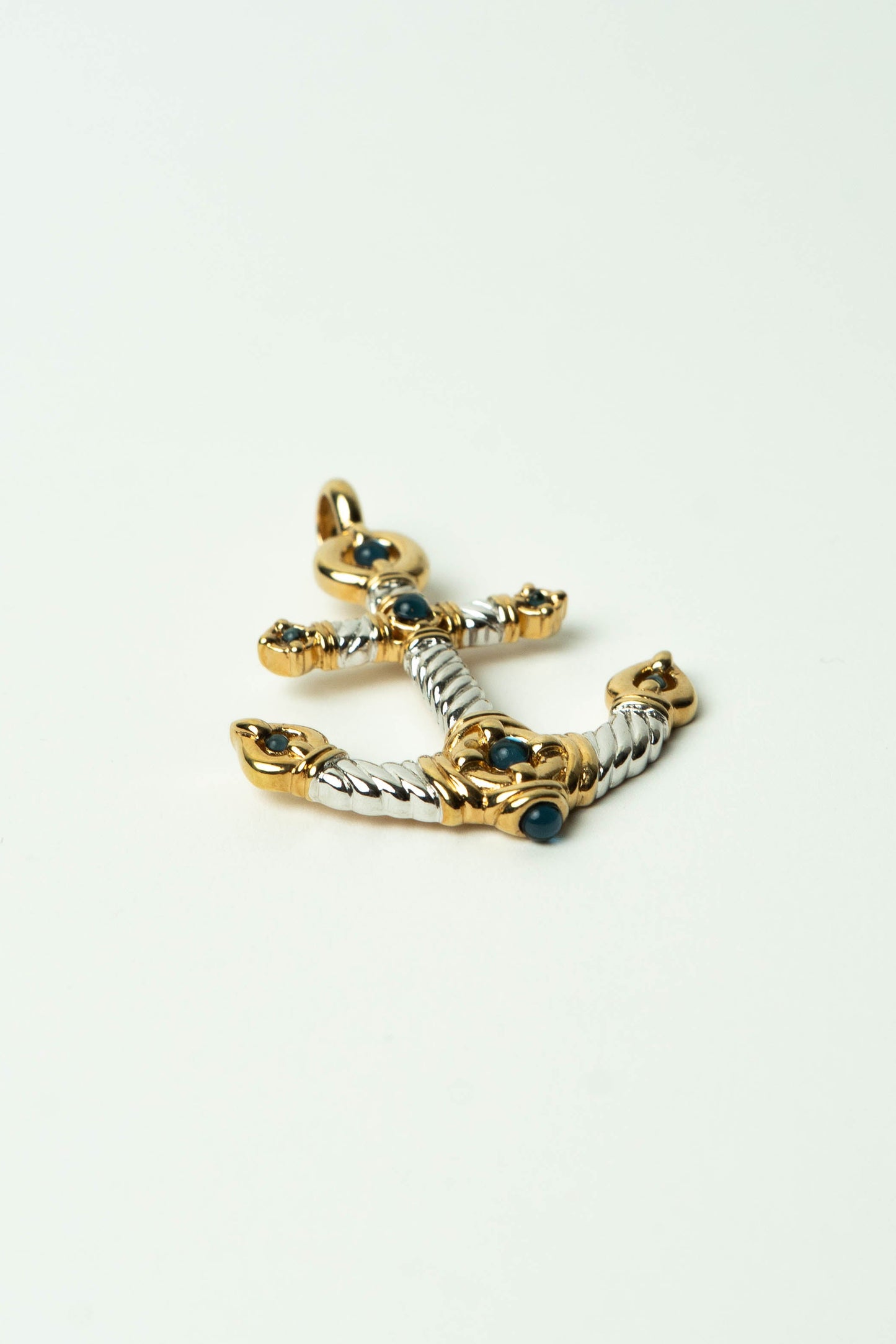 The Alpha Ancre de Marine Bicolore Pendant