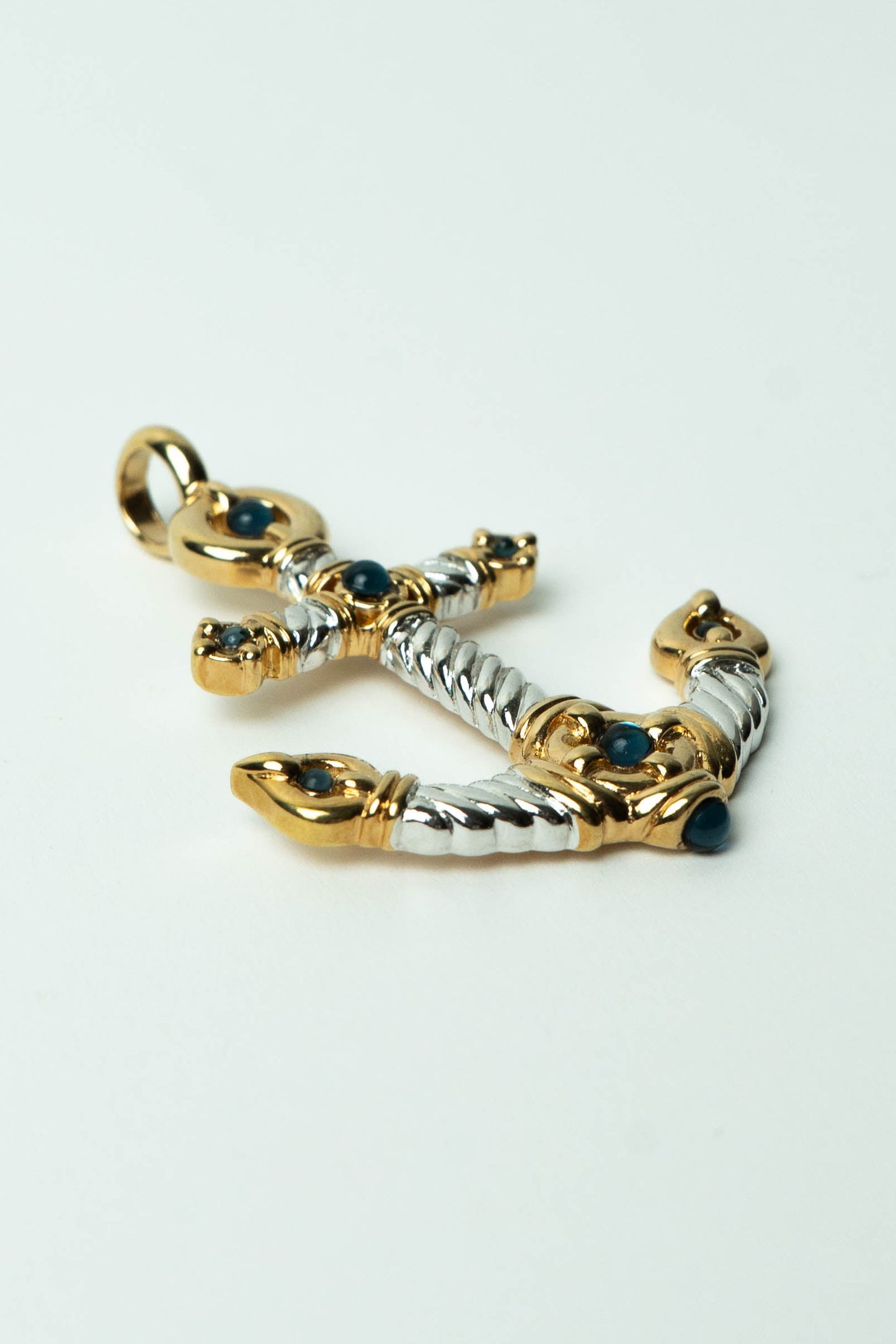 The Alpha Ancre de Marine Bicolore Pendant