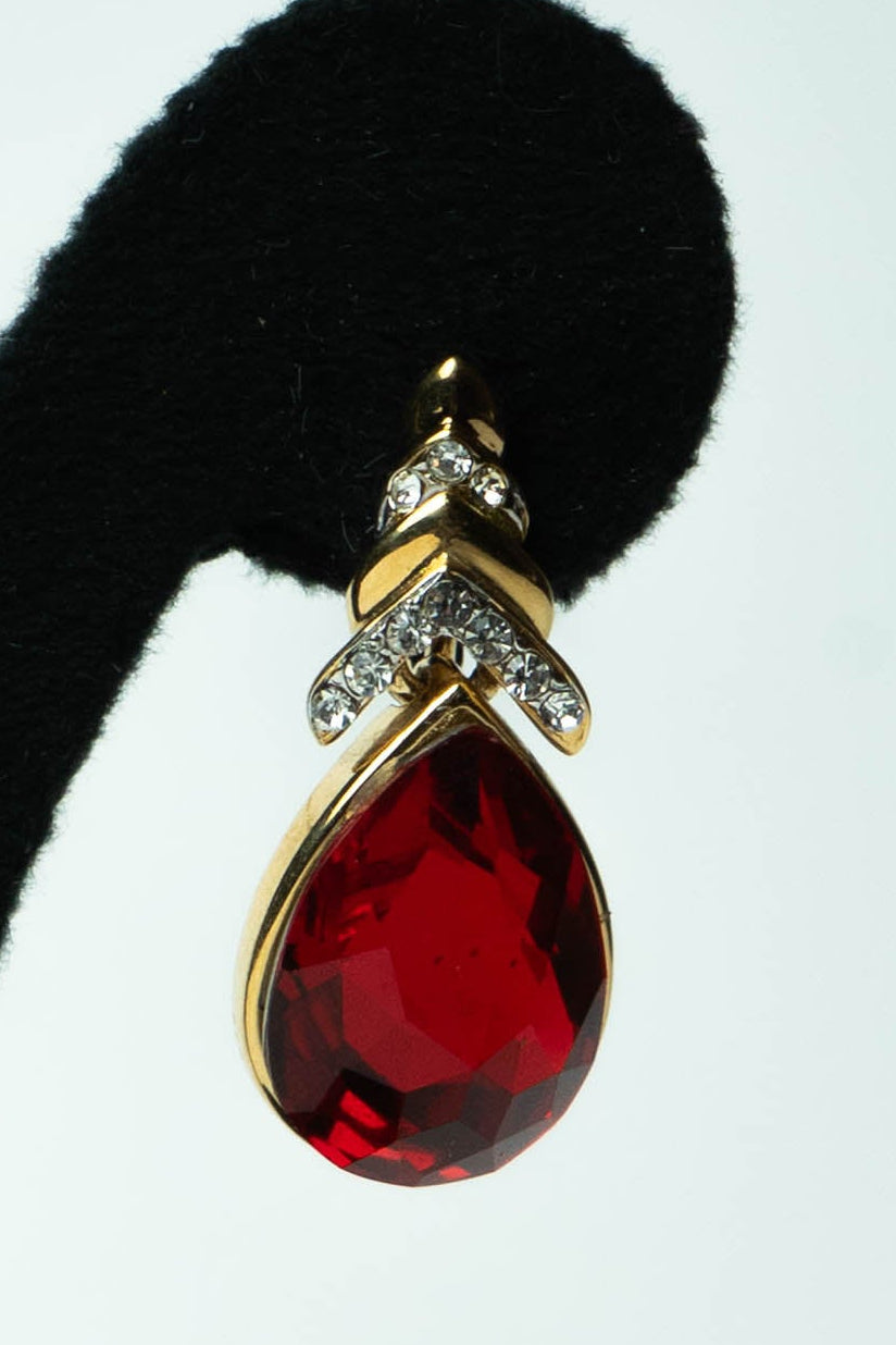 The Nina Ricci Pendentif Goutte Rubis Art Déco Earrings