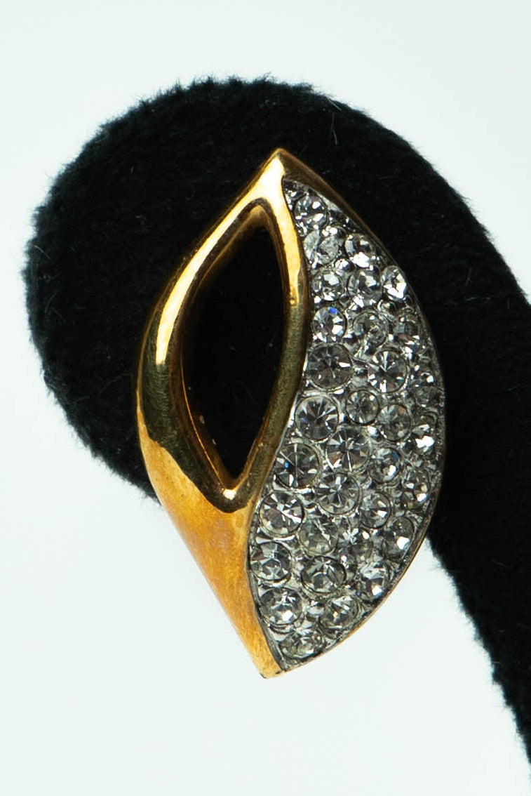 The Nina Ricci Feuille Courbée Pavé Earrings