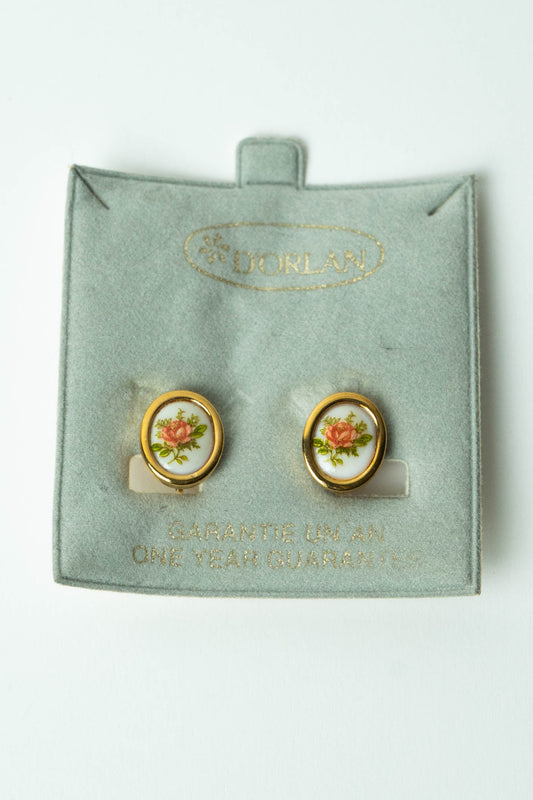 The D'Orlan Médaillon en Porcelaine Rose Earrings