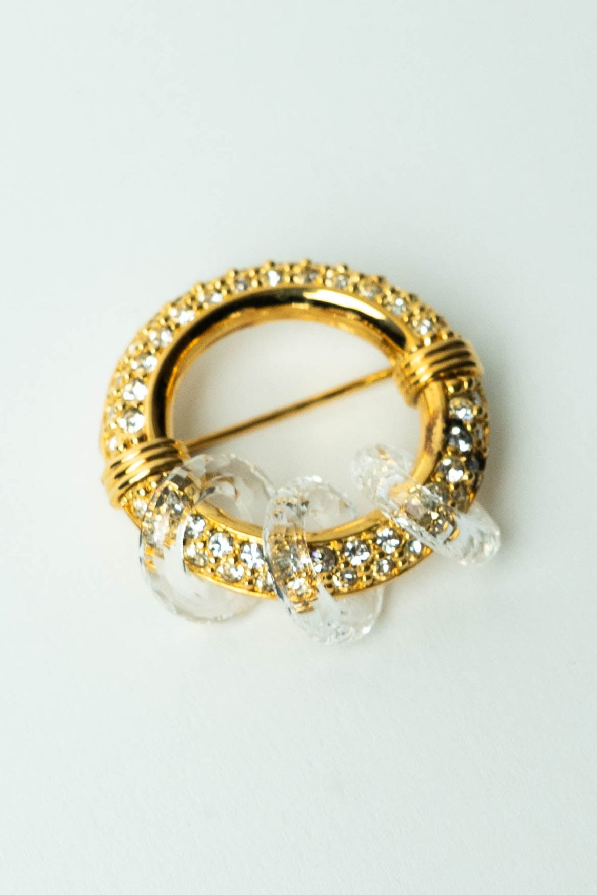 The D'Orlan Anneau de Lumière et Bulles de Cristal Brooch