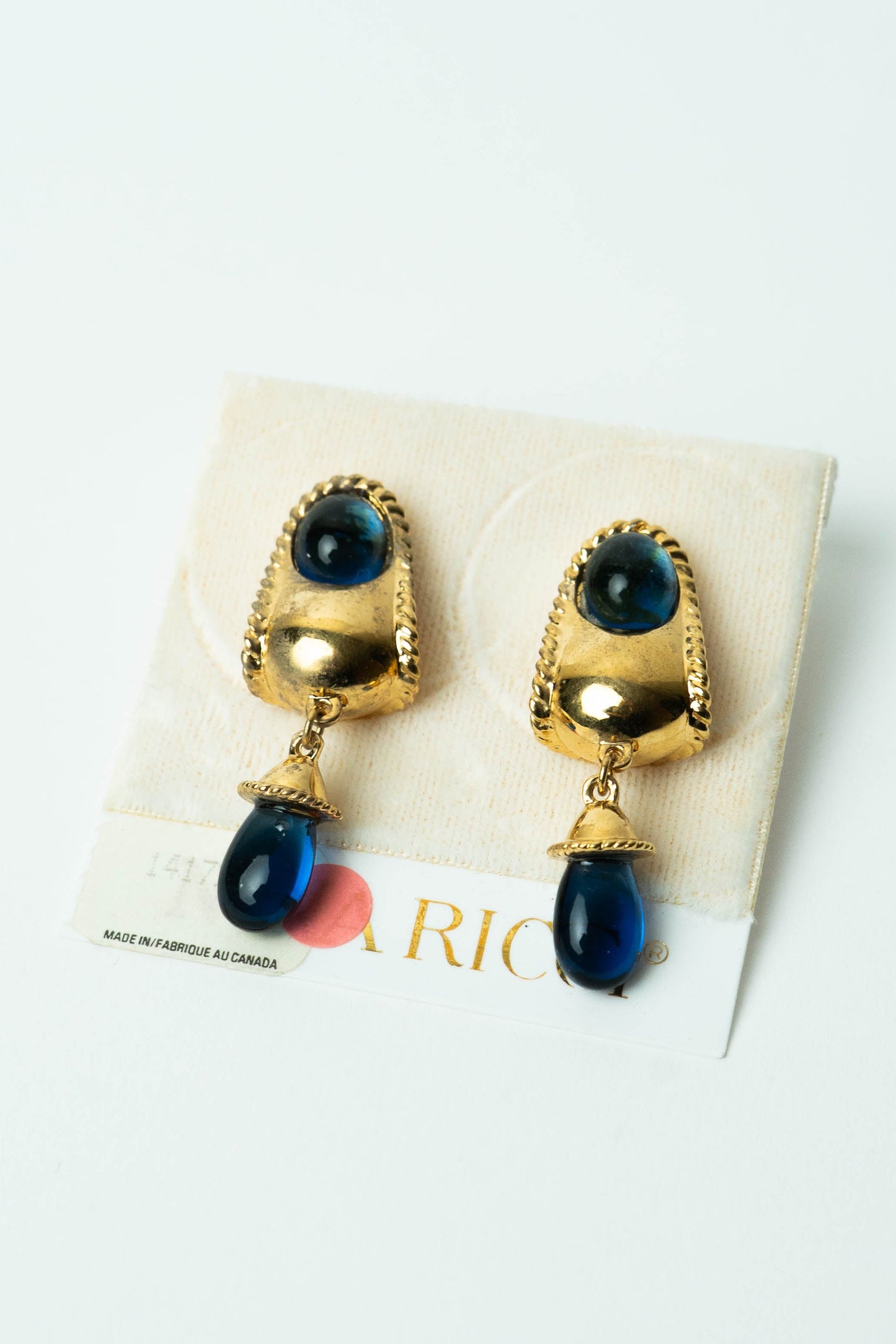 The Nina Ricci Écusson Byzantine et Goutte Saphir Drop Earrings