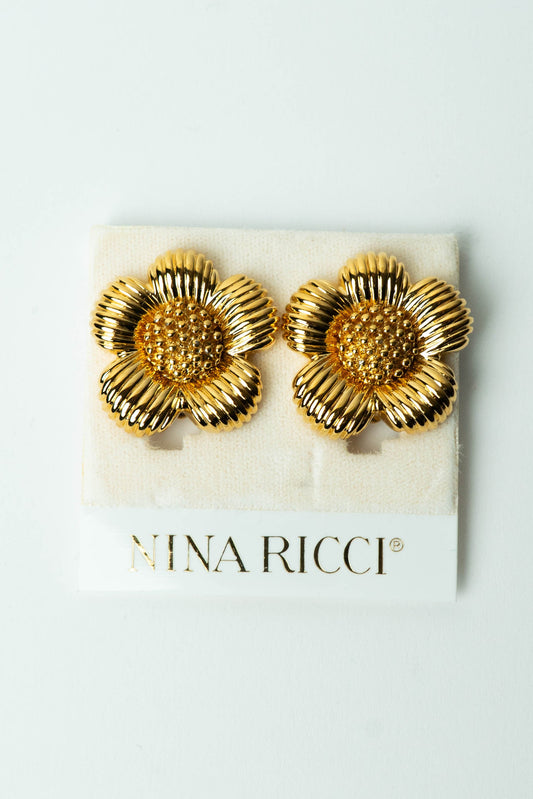 The Nina Ricci Fleur Côtelée d’Or au Cœur Granulé Clip-On Earrings