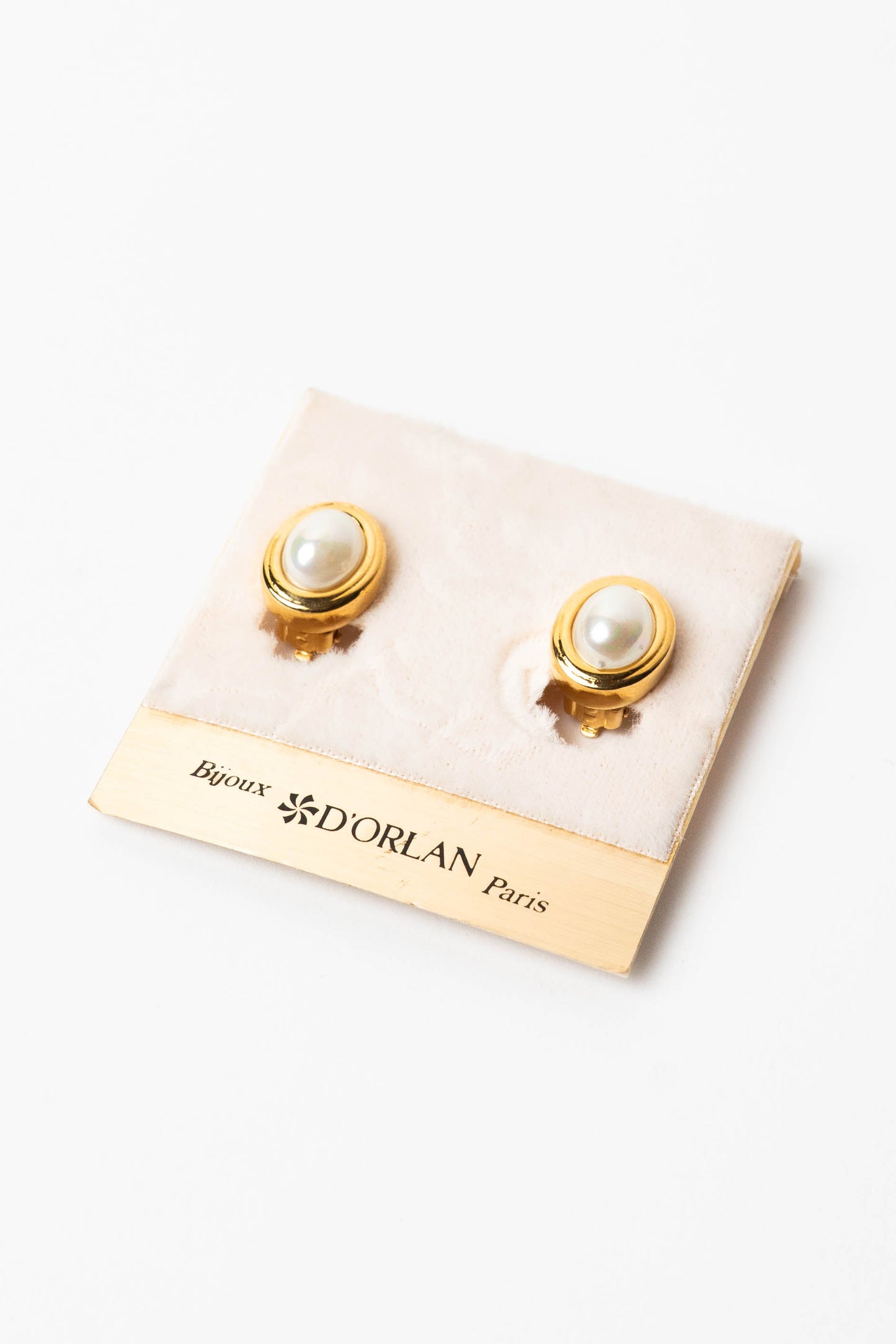 The Bijoux D'Orlan Cabochon de Perle Ovale Clip-On Earrings