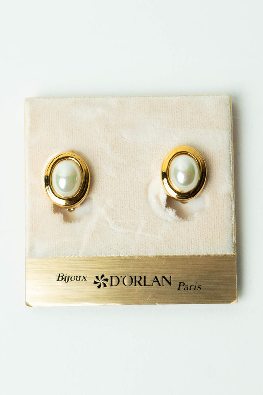The Bijoux D'Orlan Cabochon de Perle Ovale Clip-On Earrings