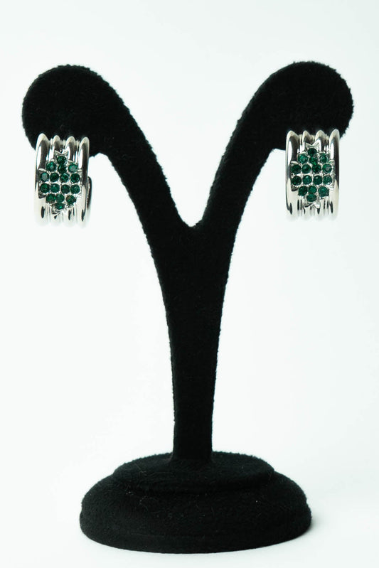 The Nina Ricci Demi-Créole Côtelée et Losange d'Émeraude Stud Earrings