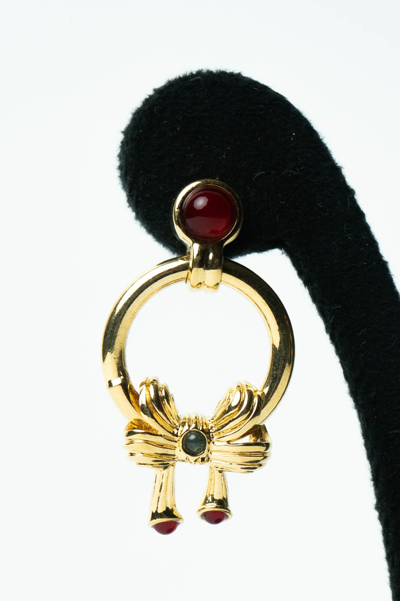 The Nina Ricci Anneau d'Or et Nœud de Rubis Drop Earrings